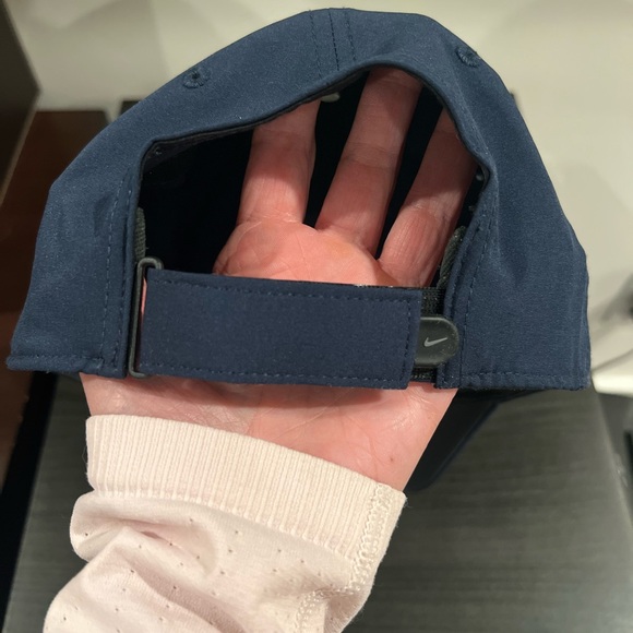 Nike Navy Blue Embroidered Cap - Picture 4 of 5